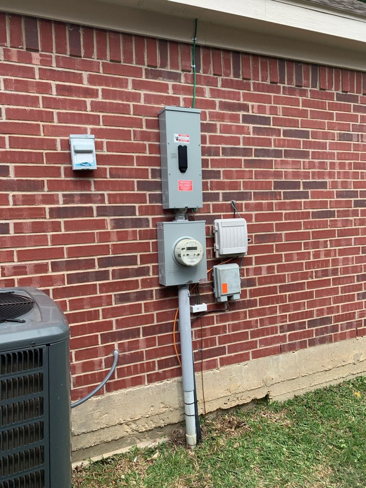Full Electrical Service Upgrade with Panel and Meter Base in Fort Worth image
