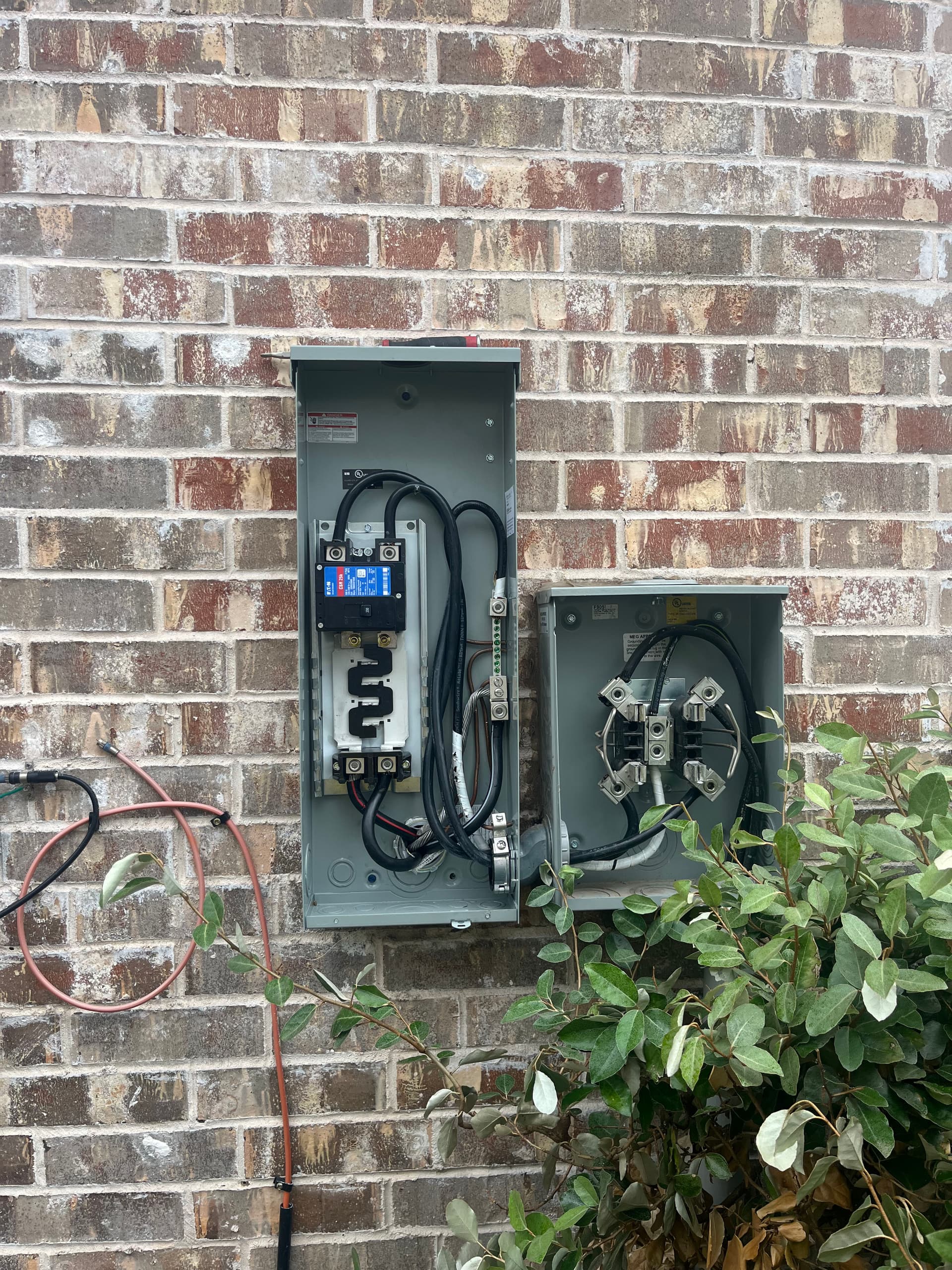 Gallery photos for 200-Amp Emergency Disconnect and Sub-Panel Install in Plano: Image #3