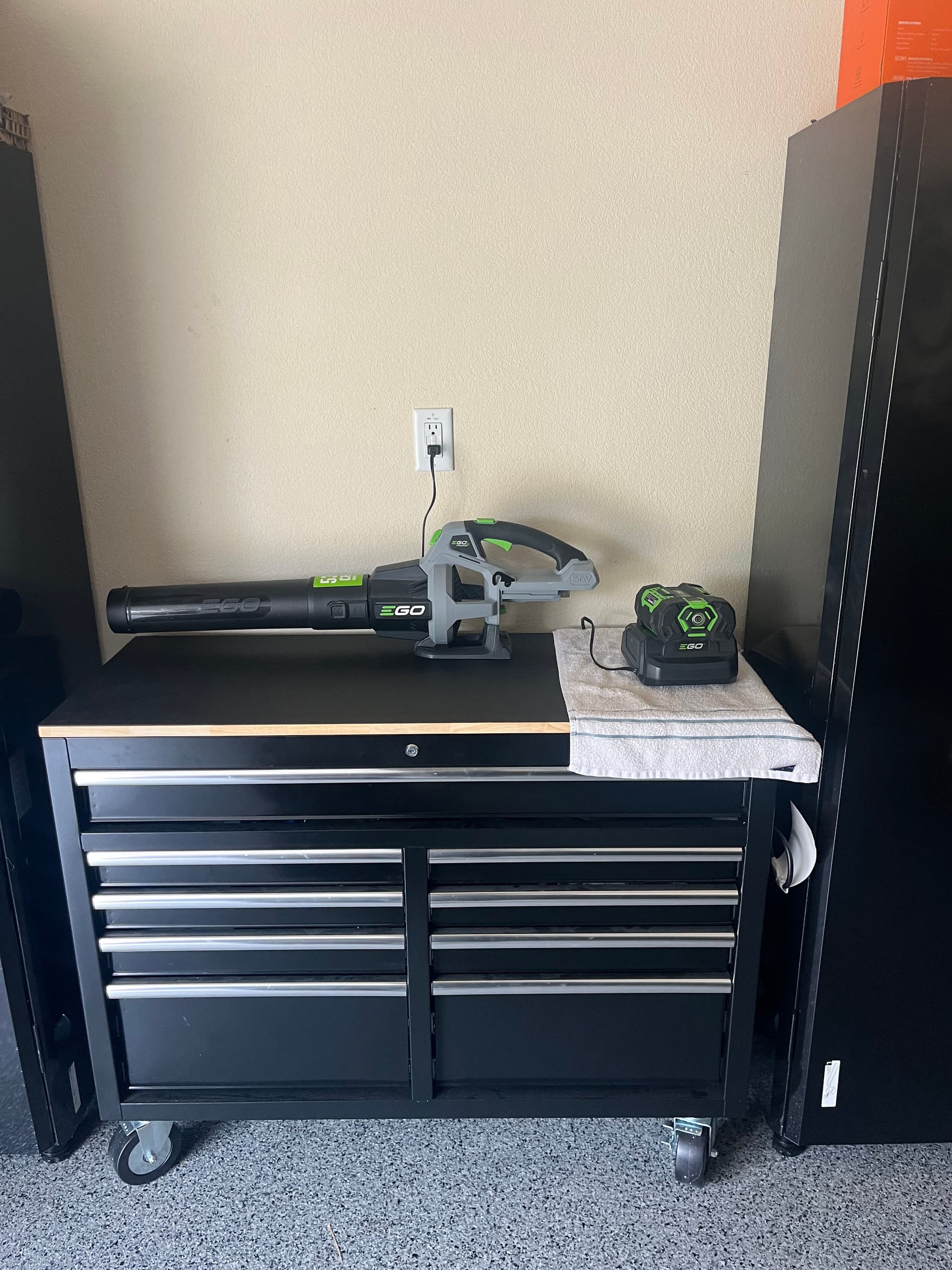 Gallery photos for Enhancing Homes with Tesla Chargers and Smart Lighting: Image #1