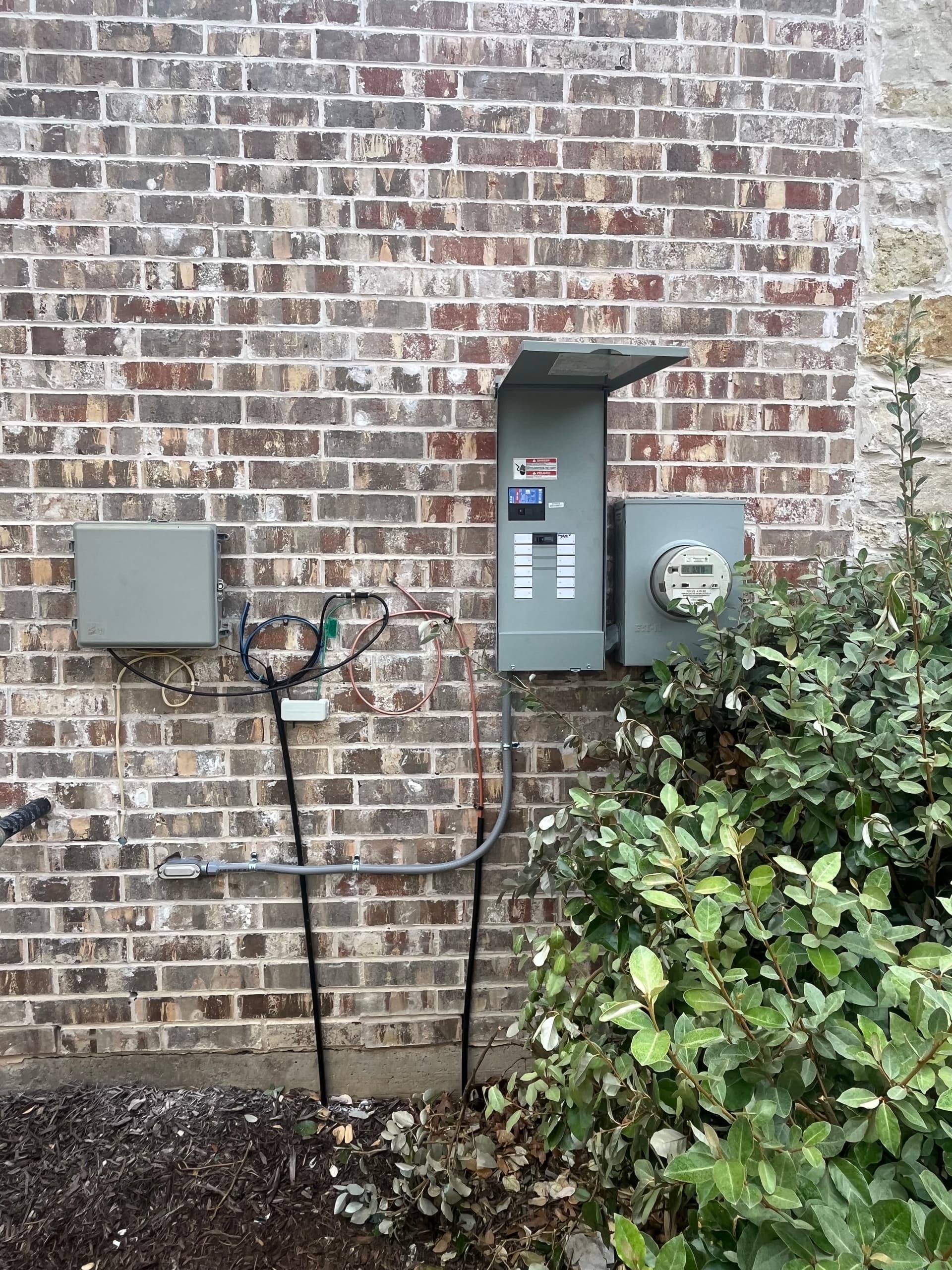 Gallery photos for 200-Amp Emergency Disconnect and Sub-Panel Install in Plano: Image #1