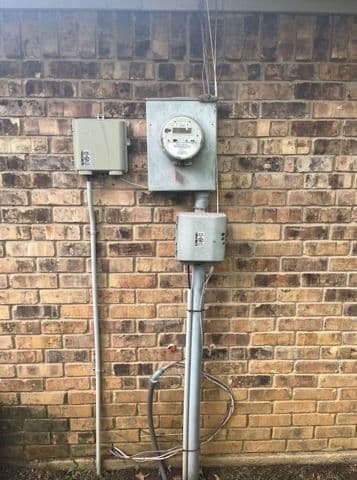 Gallery photos for Arlington TX Electrical Panel and Service Upgrade: Image #3